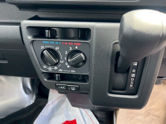 ダイハツ ハイゼットカーゴ12枚目