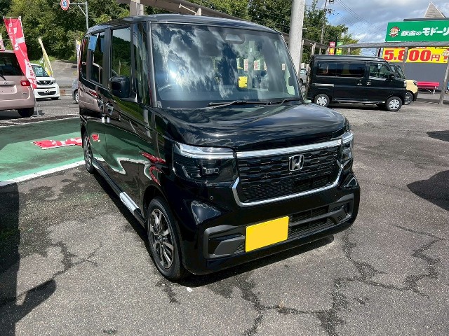 ホンダ N-BOXカスタム3枚目