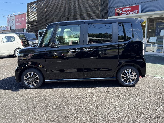 ホンダ N-BOXカスタム2枚目