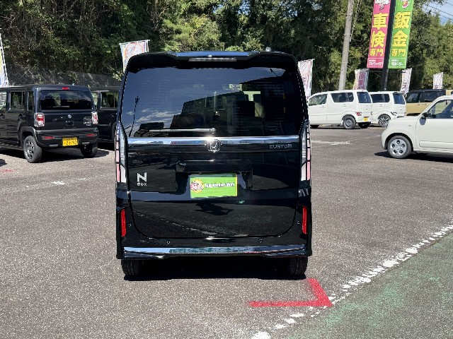 ホンダ N-BOXカスタム4枚目