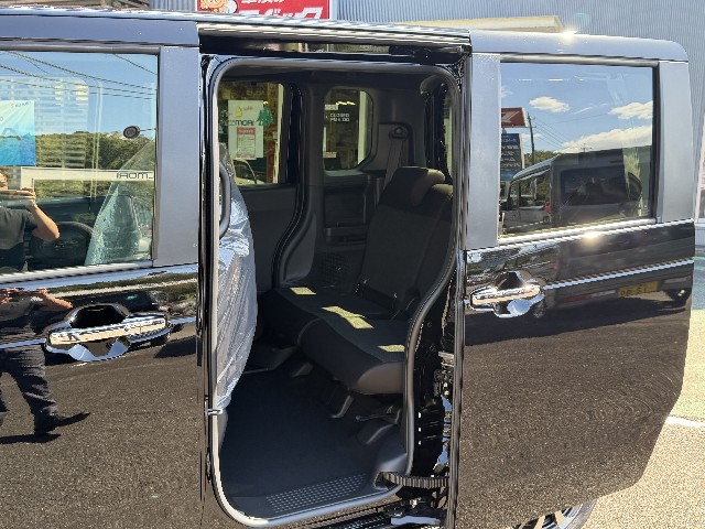 ホンダ N-BOXカスタム16枚目